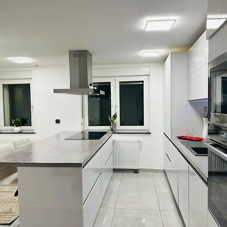 Luxus Reihenmittelhaus * Karlsbad